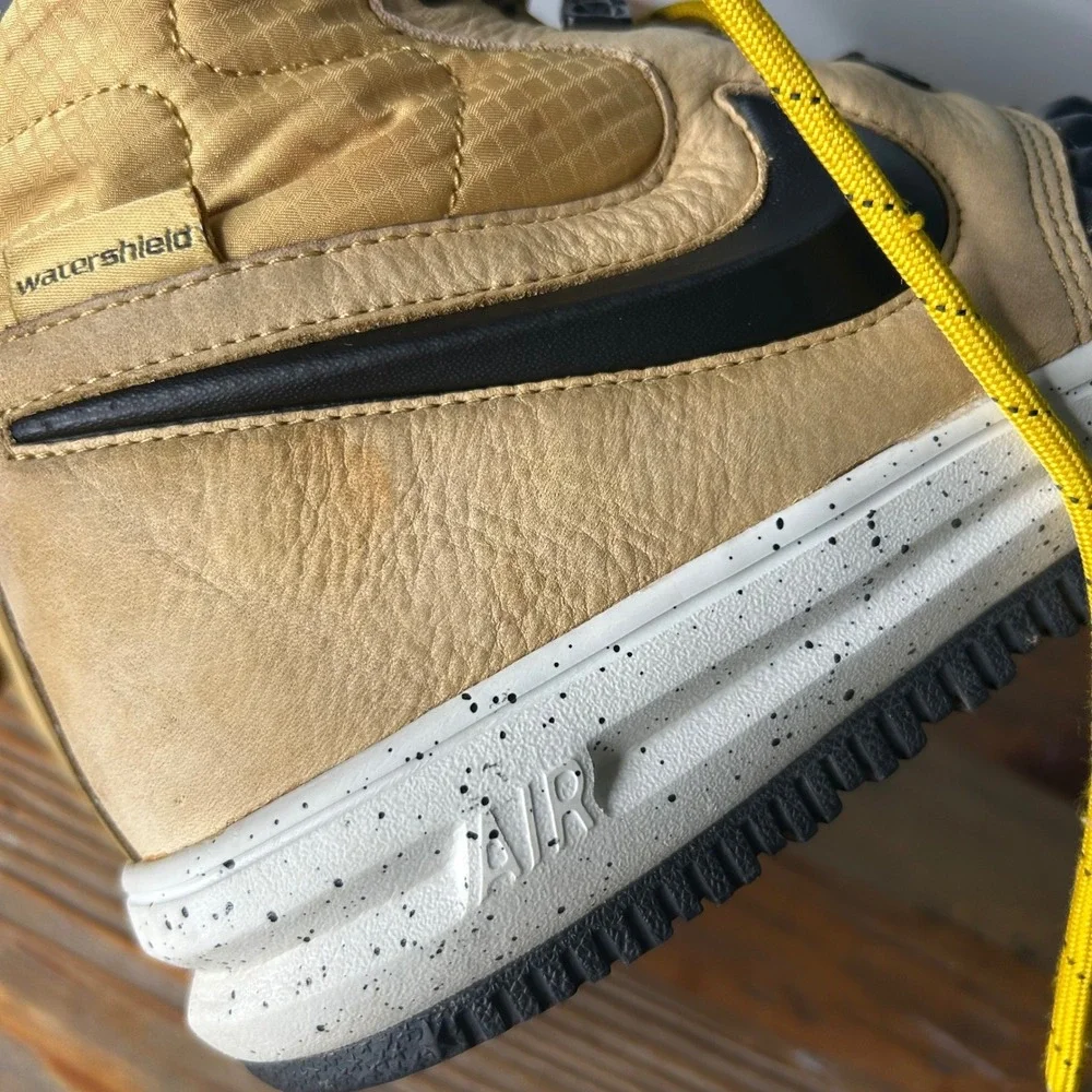 Nike Air Force 1 AF1 High Watershield Boots Kids Gold‎ Black Sneakers